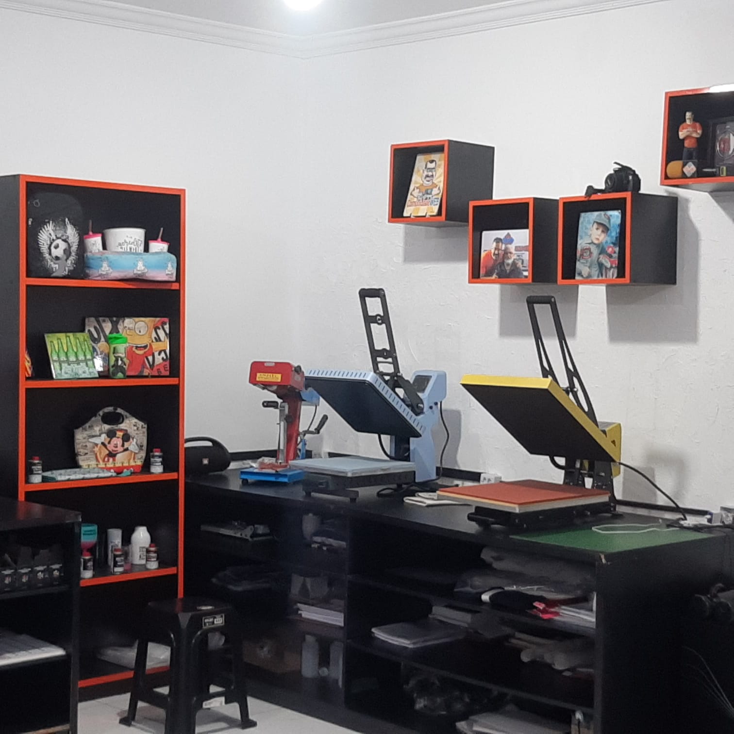 Detalhes das prensas e materiais do centro de treinamento